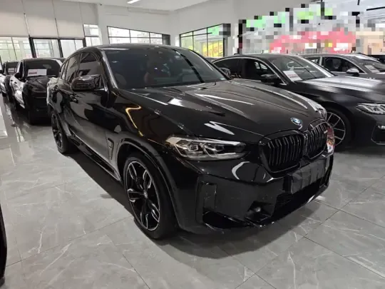 BMW X4 M 2022 (3900 км)