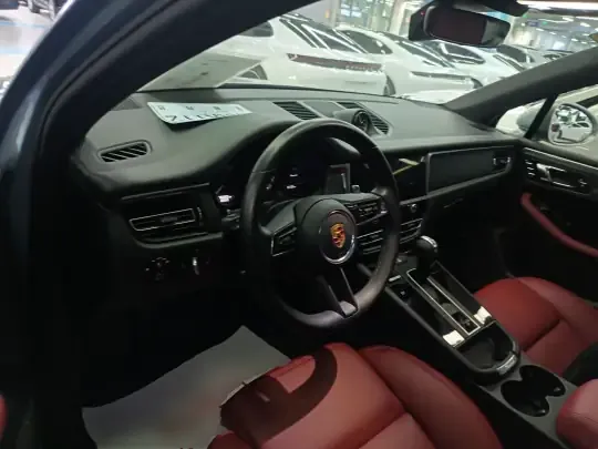 Porsche Macan 2022 (78300 км)
