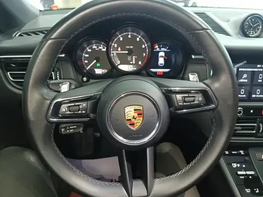 Porsche Macan 2022 (78300 км)