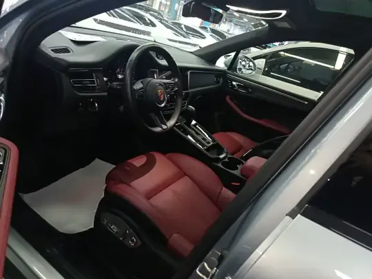Porsche Macan 2022 (78300 км)