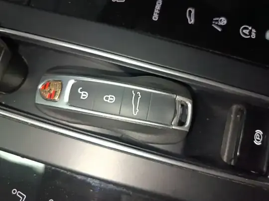 Porsche Macan 2022 (78300 км)