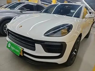 Porsche Macan 2022 (71800 км)