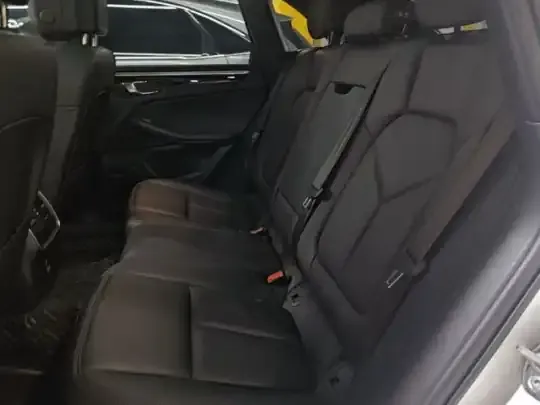 Porsche Macan 2022 (71800 км)
