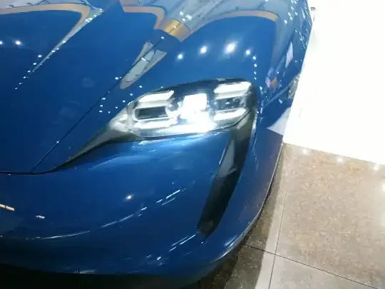 Porsche Taycan 2022 (22400 км)