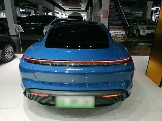 Porsche Taycan 2022 (22400 км)
