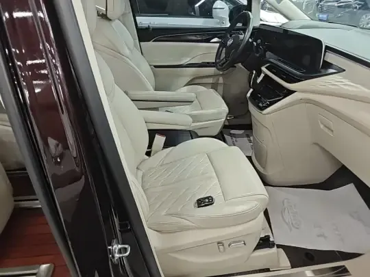 Buick GL8 2022 (83100 км)