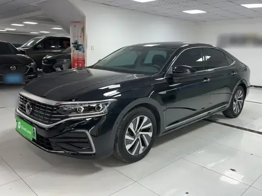 Volkswagen Passat New Energy 2022 (34700 км)