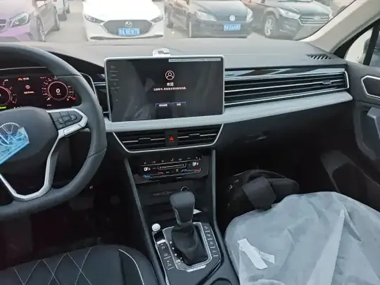 Volkswagen Tiguan L New Energy 2022 (100 км)