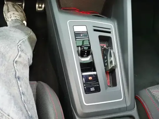 Volkswagen Golf GTI 2021 (81800 км)