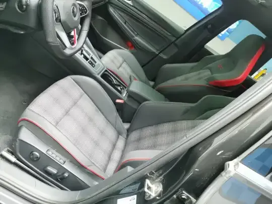 Volkswagen Golf GTI 2021 (81800 км)
