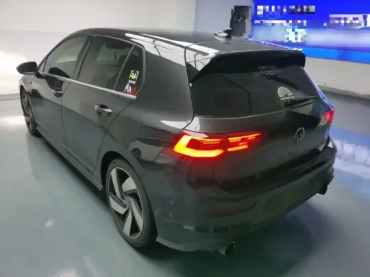 Volkswagen Golf GTI 2021 (81800 км)