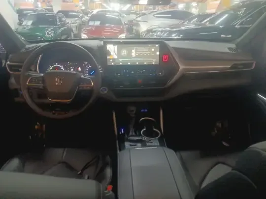 Toyota Crown Kluger 2021 (61100 км)