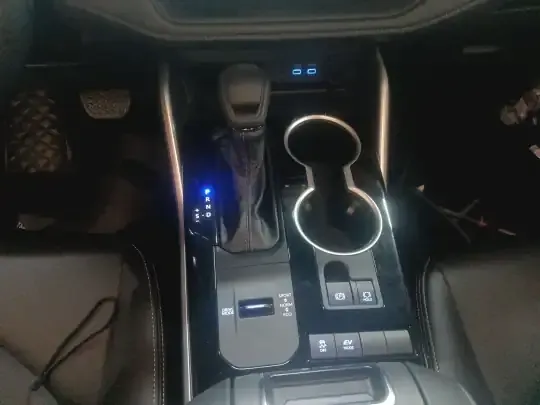 Toyota Crown Kluger 2021 (61100 км)