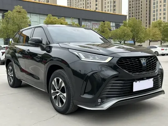 Toyota Crown Kluger 2021 (61100 км)