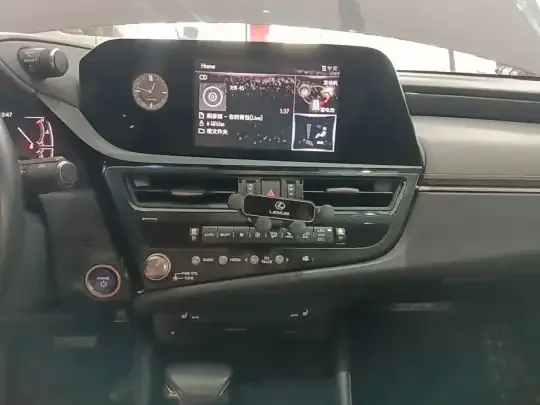 Lexus ES 2021 (69700 км)