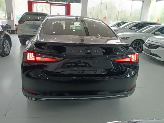 Lexus ES 2021 (69700 км)