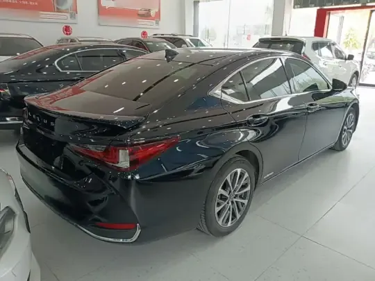 Lexus ES 2021 (69700 км)