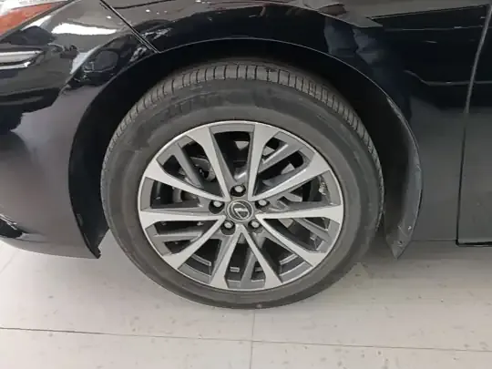 Lexus ES 2021 (69700 км)