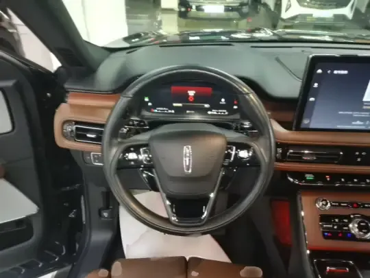 Lincoln Aviator 2021 (64300 км)