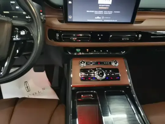 Lincoln Aviator 2021 (64300 км)