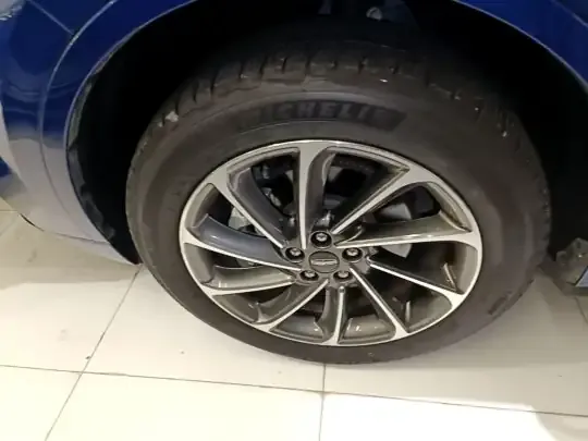 Lincoln Corsair New Energy 2021 (14300 км)