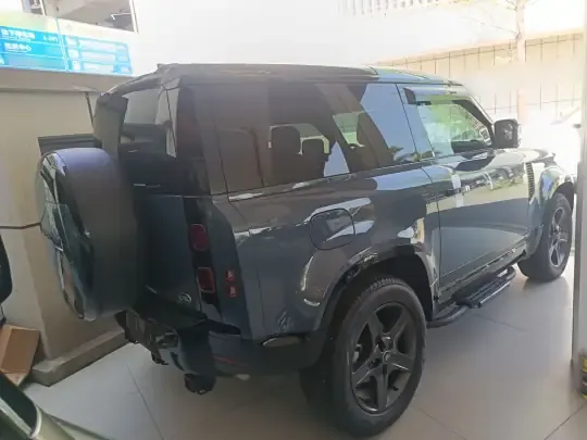 Land Rover Defender 2022 (28500 км)