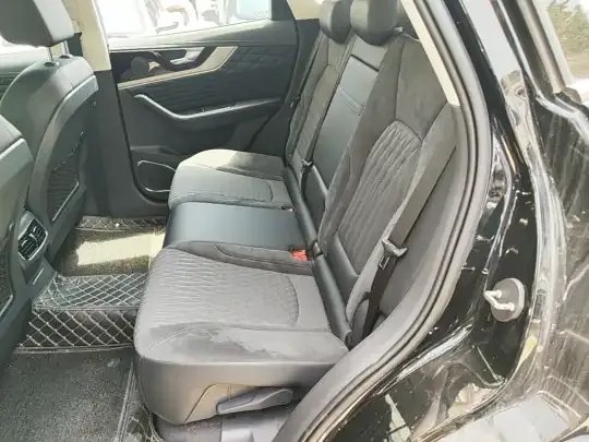 Hongqi HS5 2022 (35700 км)