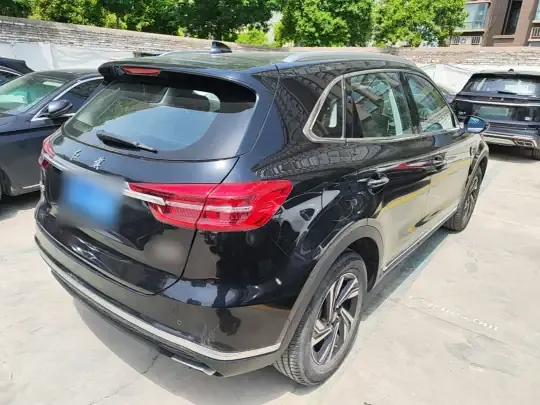 Hongqi HS5 2022 (35700 км)