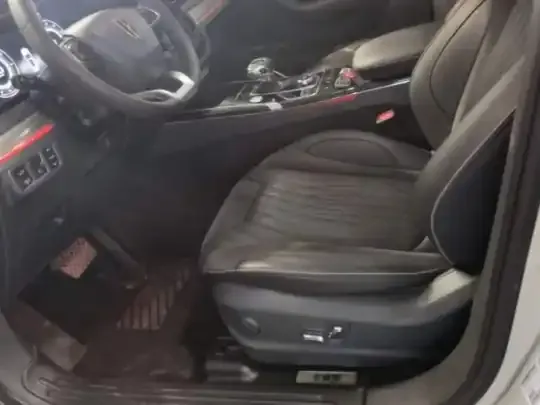 Hongqi HS5 2022 (77400 км)