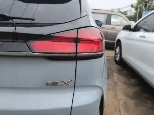 Geely Auto Emgrand X7 Sport 2022 (63700 км)