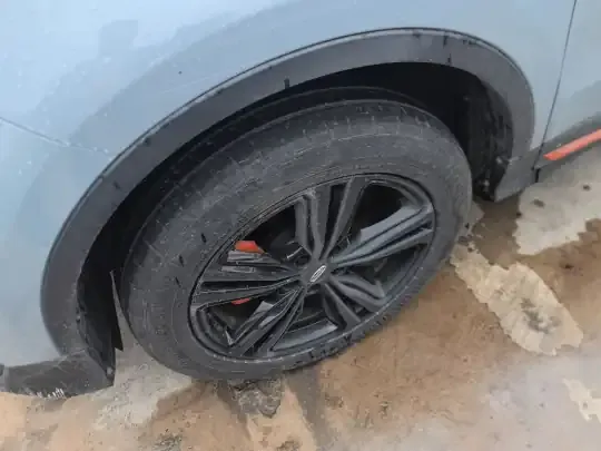 Geely Auto Emgrand X7 Sport 2022 (63700 км)
