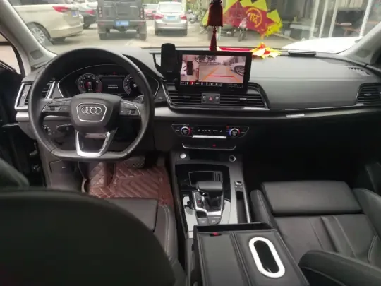 Audi Q5L 2022 (95800 км)