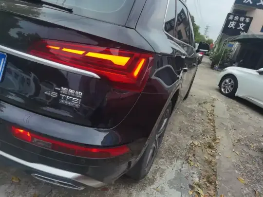 Audi Q5L 2022 (95800 км)