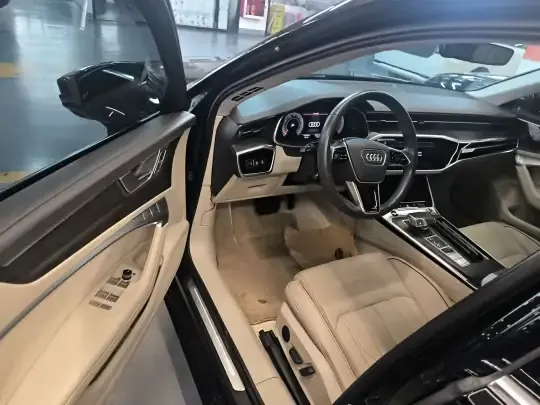 Audi A6L 2022 (119500 км)