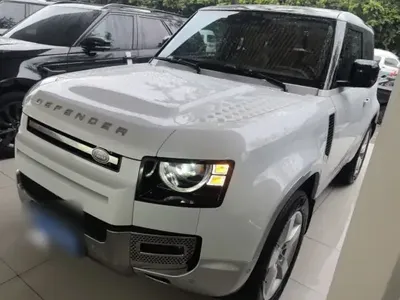 Land Rover Defender 2022 (32100 км)