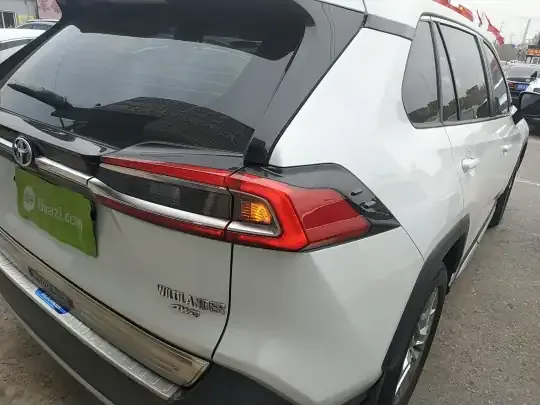 Toyota Wildlander 2022 (22100 км)