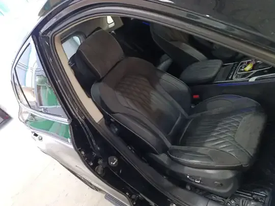Hongqi HS5 2022 (37500 км)