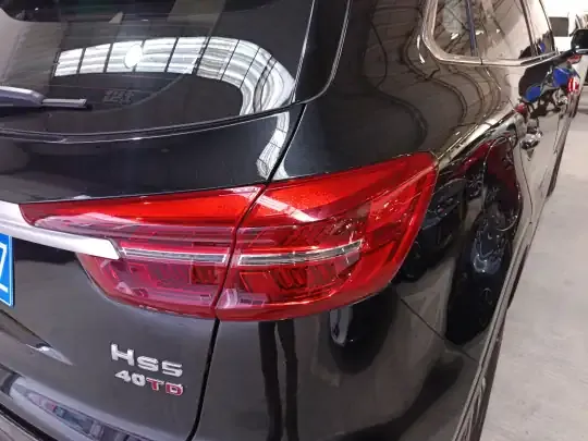 Hongqi HS5 2022 (37500 км)