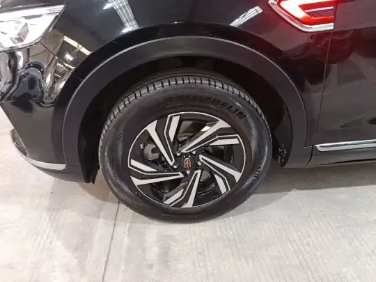Hongqi HS5 2022 (37500 км)