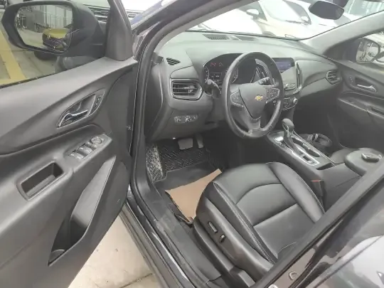 Chevrolet Equinox 2022 (54100 км)