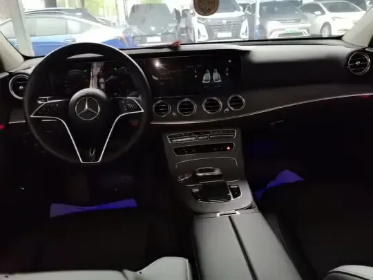 Mercedes-Benz E-Class 2022 (42300 км)
