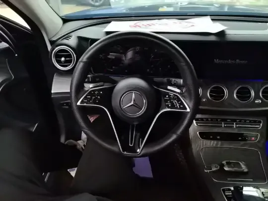 Mercedes-Benz E-Class 2022 (42300 км)