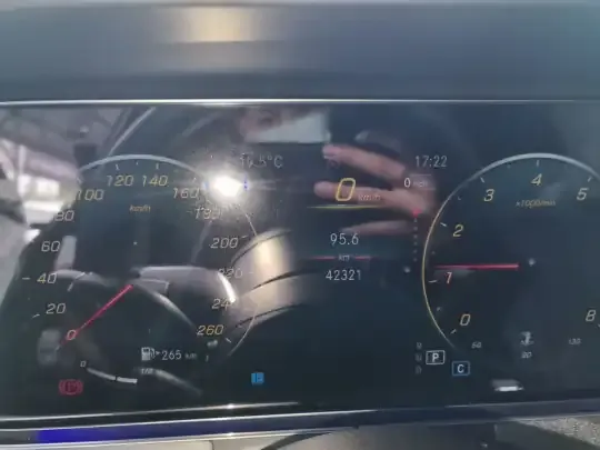 Mercedes-Benz E-Class 2022 (42300 км)