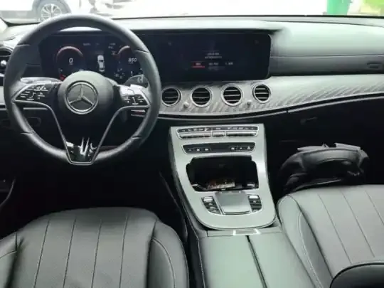 Mercedes-Benz E-Class 2022 (99900 км)