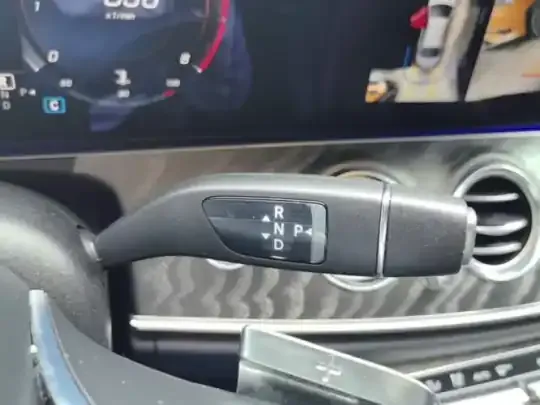 Mercedes-Benz E-Class 2022 (99900 км)