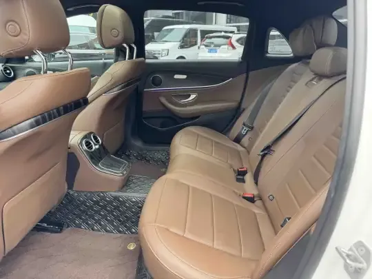 Mercedes-Benz E-Class 2022 (99100 км)