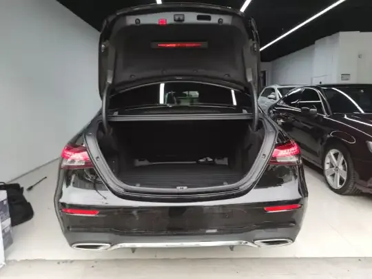 Mercedes-Benz E-Class 2022 (37500 км)