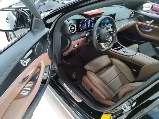Mercedes-Benz E-Class 2022 (37500 км)
