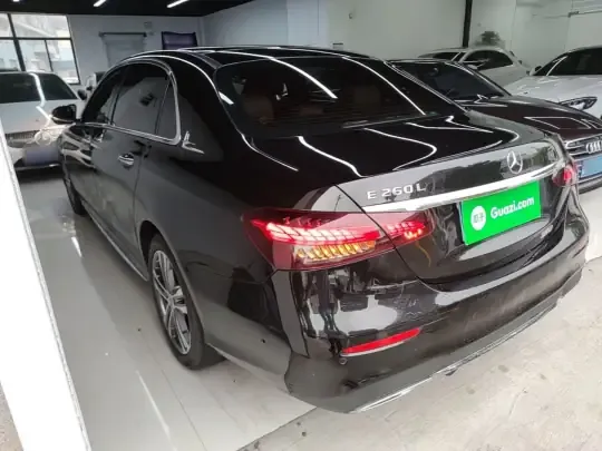 Mercedes-Benz E-Class 2022 (37500 км)