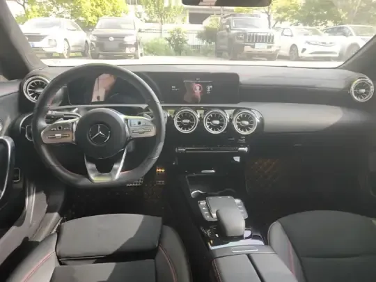 Mercedes-Benz CLA 2022 (32400 км)